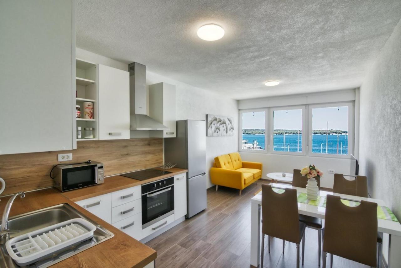 Apartment Marina With Sea View Pula Ngoại thất bức ảnh