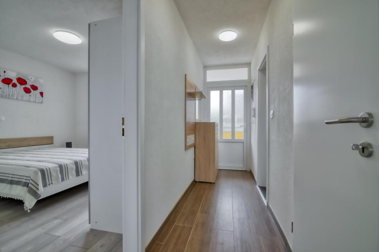 Apartment Marina With Sea View Pula Ngoại thất bức ảnh